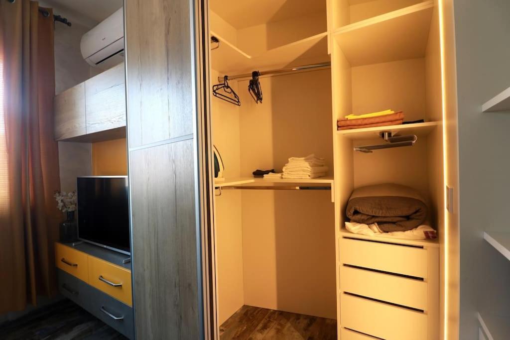 Unique Central 1 Bedroom Flat ソフィア エクステリア 写真